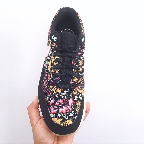 womens nike air max floral print